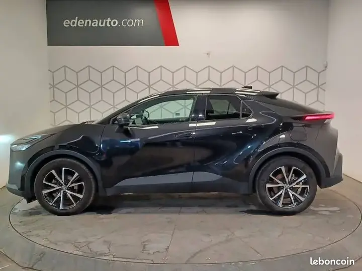 Toyota C-Hr 2025 photo 2