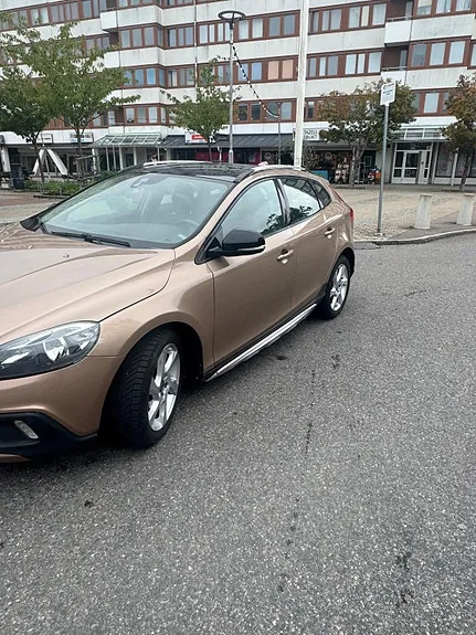 Volvo V40 Cross Country 2014 photo 2