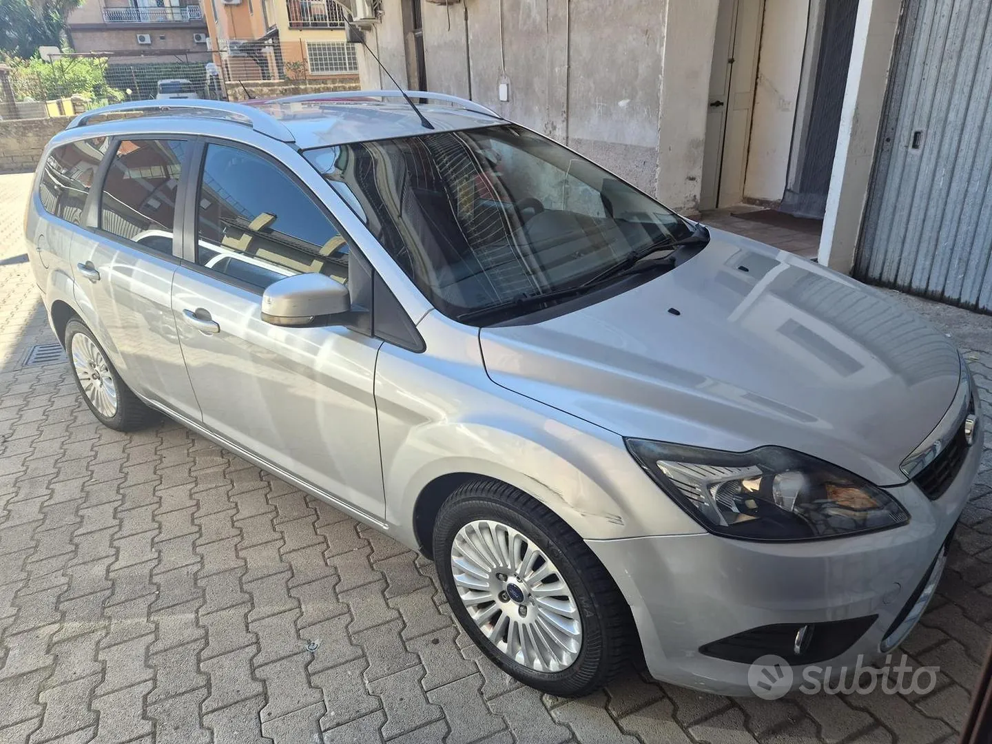 Ford Focus 2010 photo 3