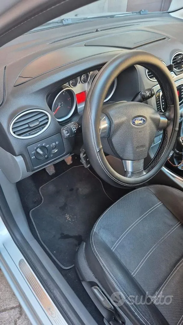 Ford Focus 2010 photo 4