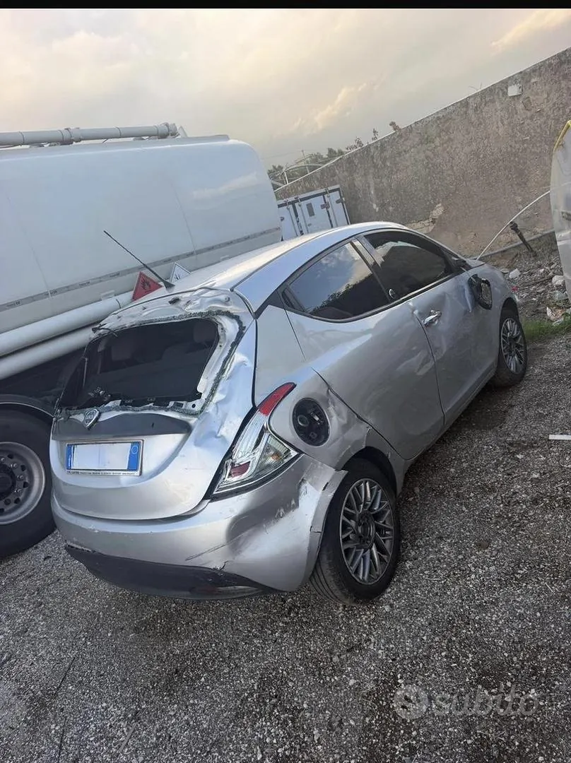 Lancia Ypsilon 2012 photo 3