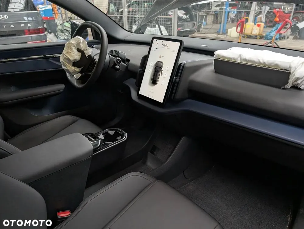 Volvo Ex30 2024 photo 2