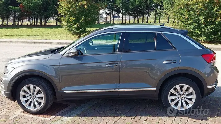 Volkswagen T-Roc 2022 photo 2