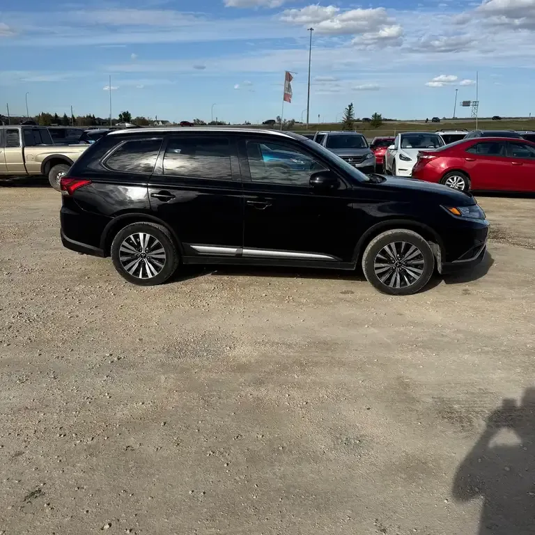 Mitsubishi Outlander 2020 photo 2