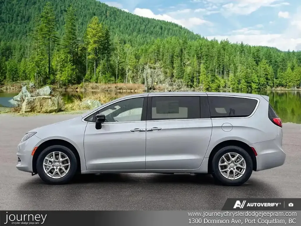Chrysler Grand Caravan 2026 photo 3
