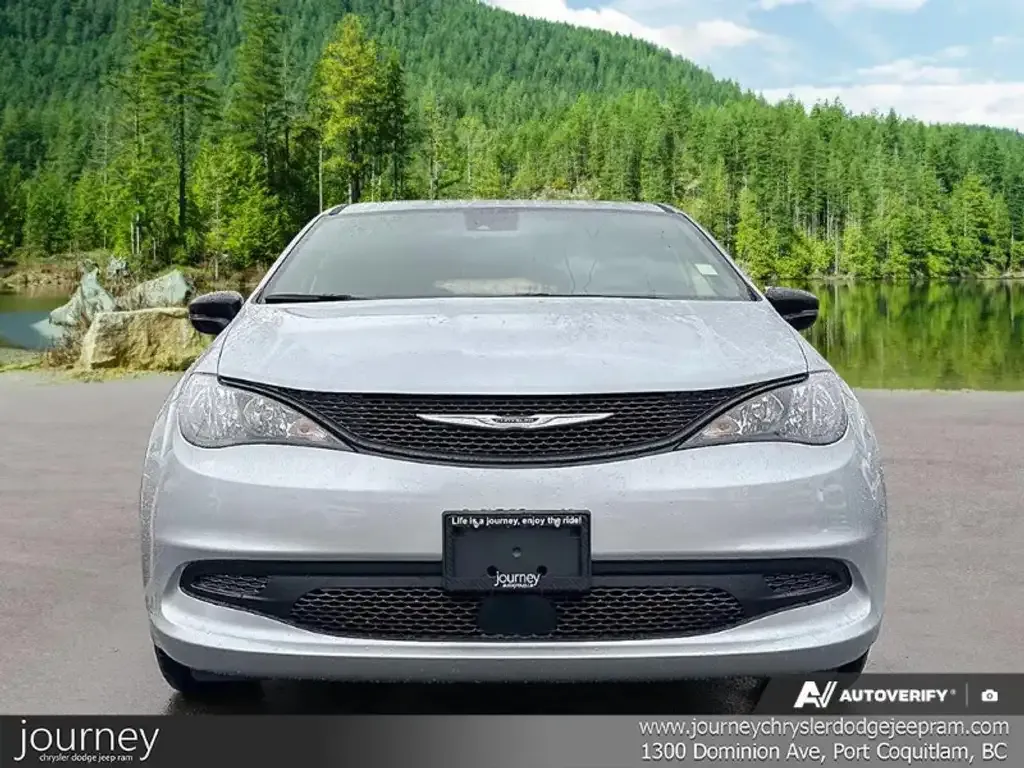 Chrysler Grand Caravan 2026 photo 2