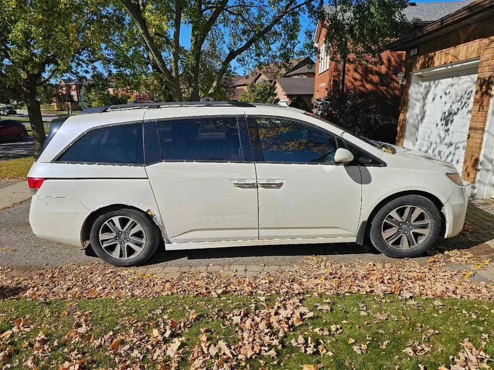Honda Odyssey 2014 photo 3