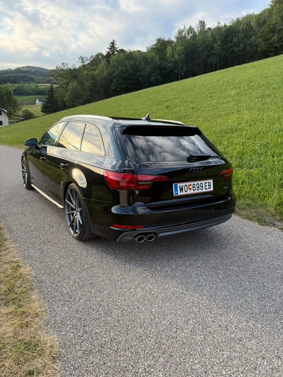 Audi A4 2016 photo 3