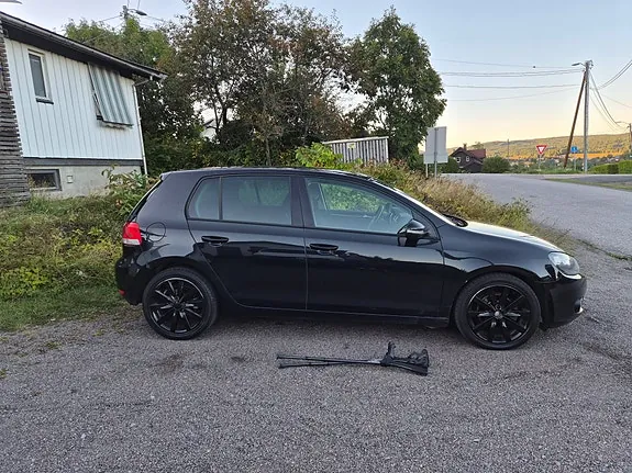 Volkswagen Golf 2010 photo 4