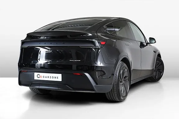 Tesla Model Y 2025 photo 4