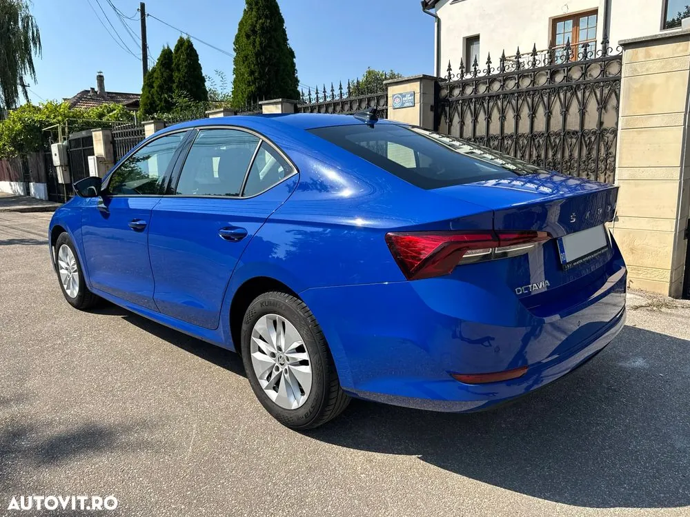 Skoda Octavia 2023 photo 2