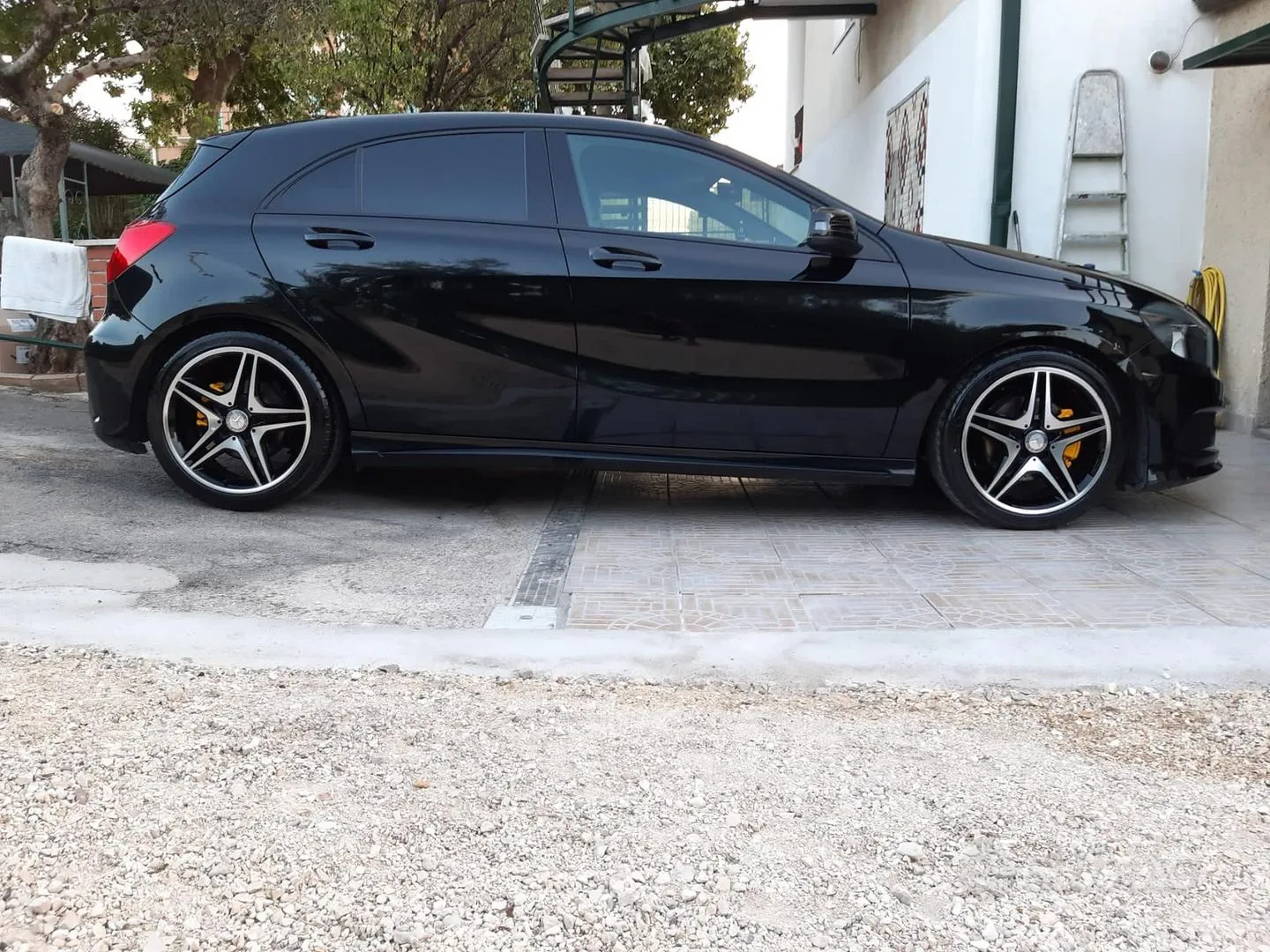 Mercedes-Benz A 2013 photo 2
