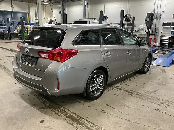Toyota Auris 2015 photo 5