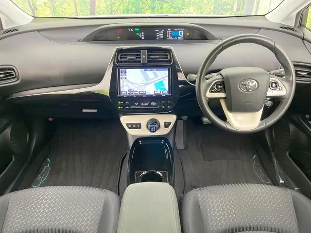 Toyota Prius 2018 photo 2