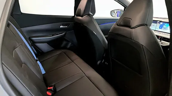 Nissan Leaf 2026 photo 5
