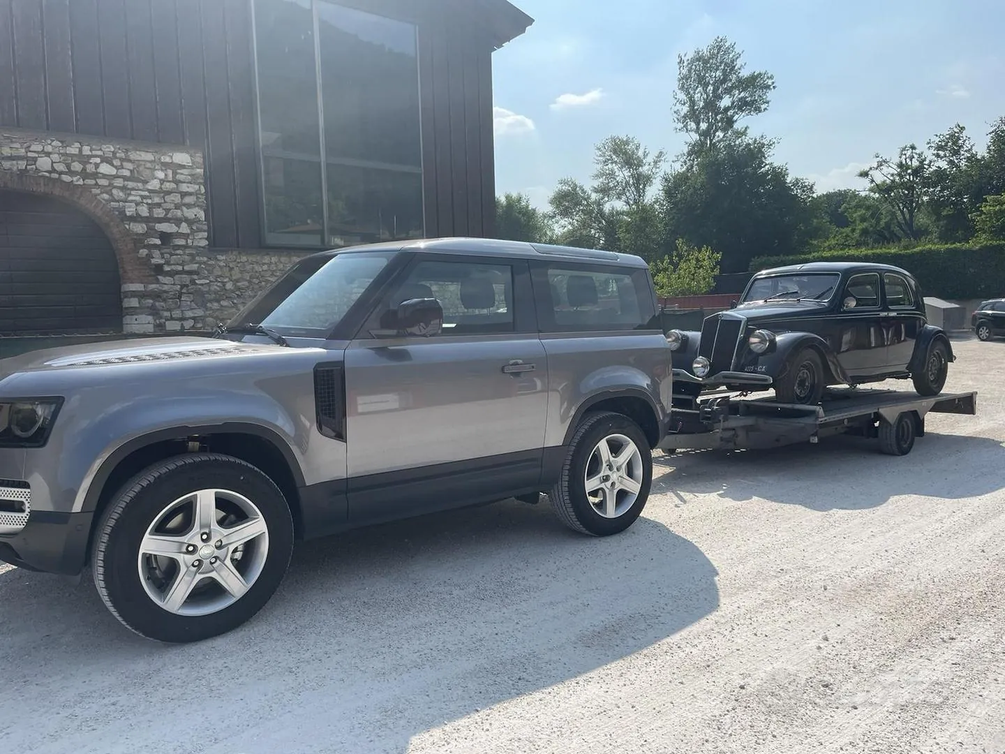 Land Rover Defender 2021 photo 4
