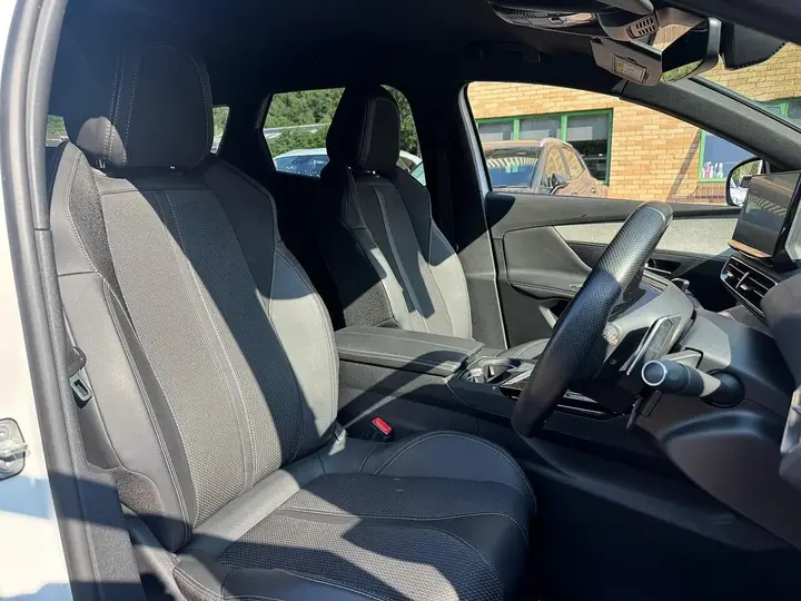 Peugeot 3008 2023 photo 2