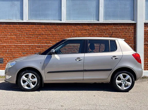 Skoda Fabia 2013 photo 2