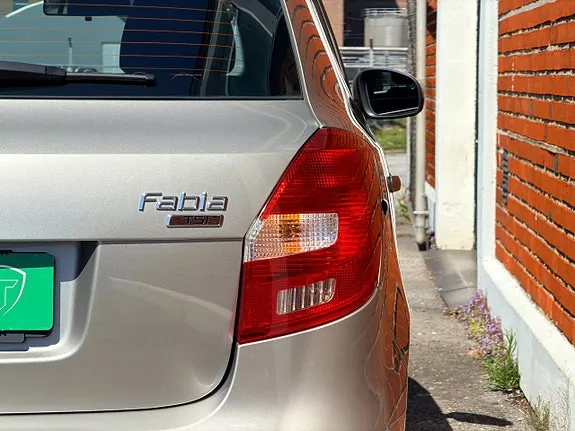 Skoda Fabia 2013 photo 5