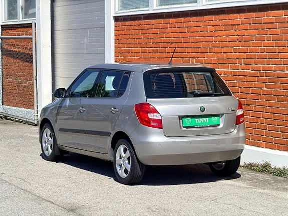 Skoda Fabia 2013 photo 3