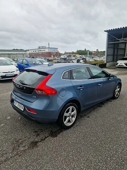 Volvo V40 2013 photo 2