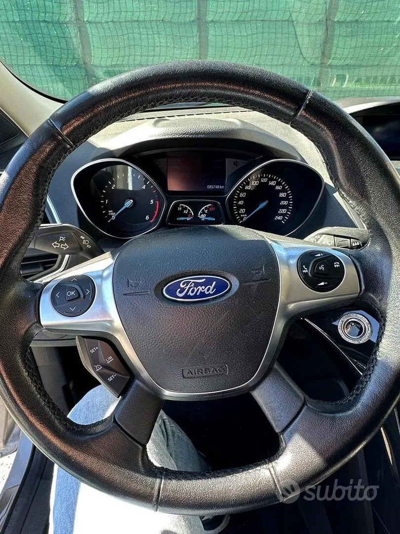 Ford Kuga 2015 photo 4