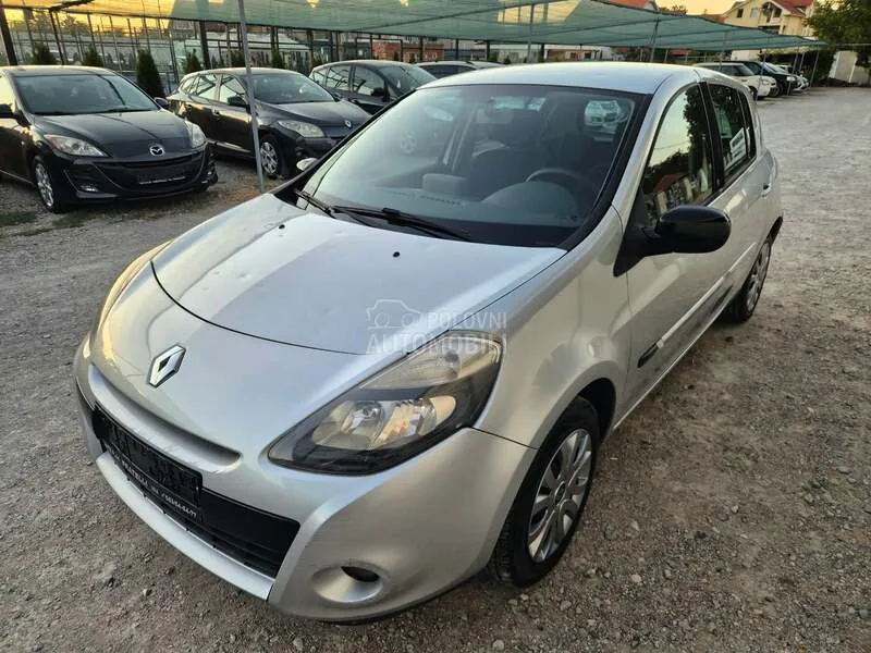 Renault Clio 2011 photo 2