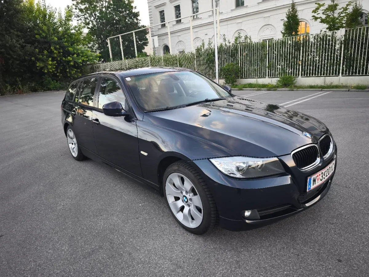 BMW 3 Series 2009 photo 2