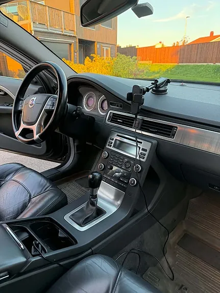 Volvo V70 2010 photo 4