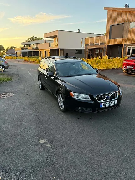 Volvo V70 2010 photo 3
