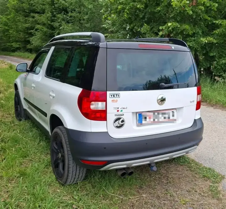 Skoda Yeti 2012 photo 2