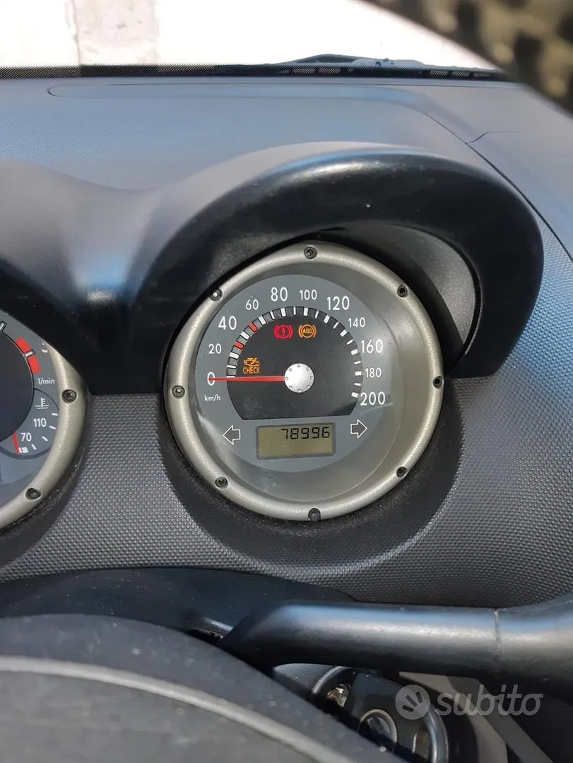 Volkswagen Lupo 2004 photo 2