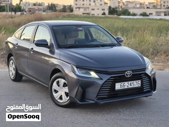 Toyota Yaris 2023 photo 2