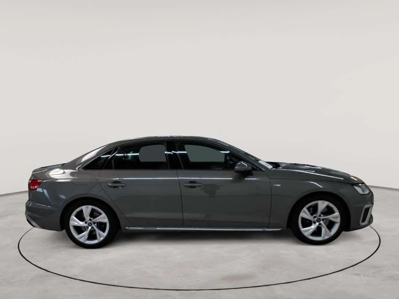 Audi A4 2024 photo 3