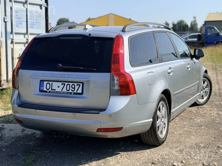 Volvo V50 2011 photo 4