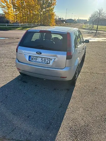 Ford Fiesta 2005 photo 2