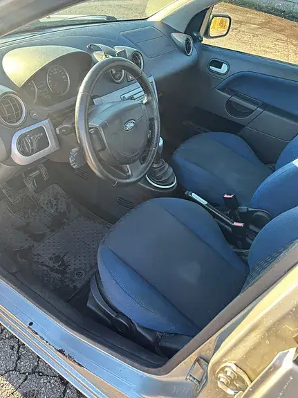 Ford Fiesta 2005 photo 4