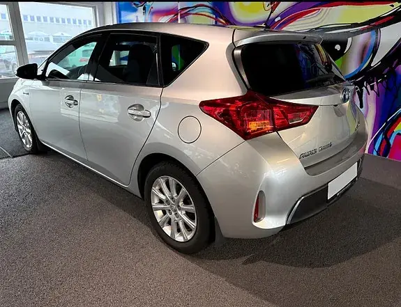 Toyota Auris 2015 photo 2