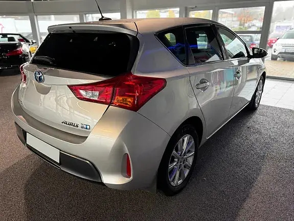 Toyota Auris 2015 photo 3