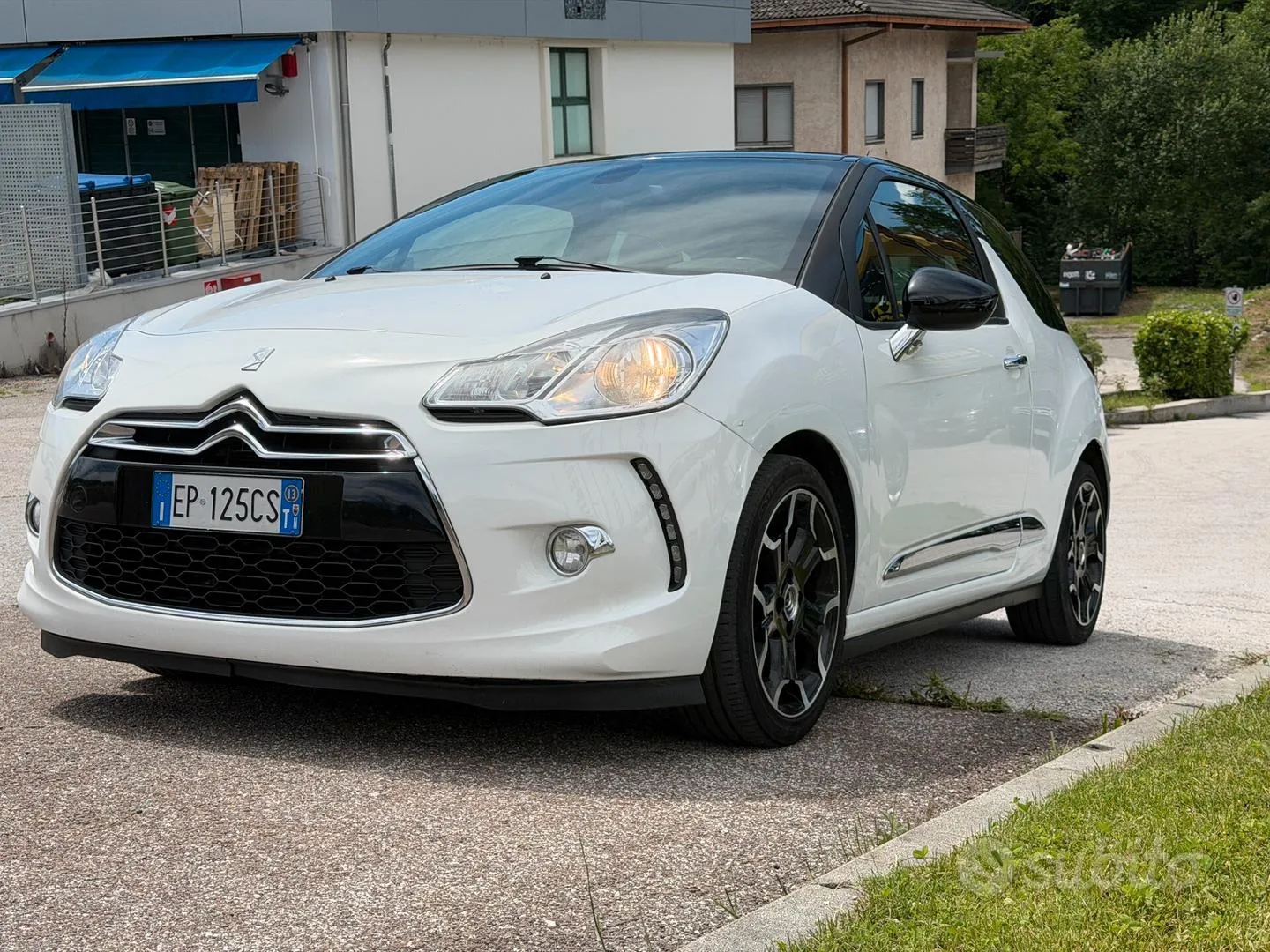 DS Automobiles Ds 3 2013 photo 3