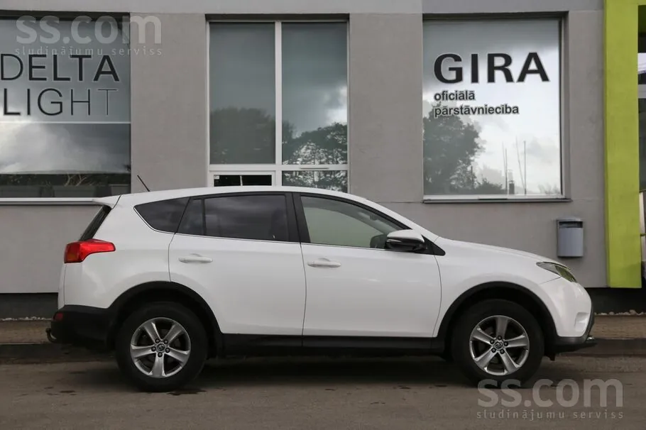 Toyota Rav4 2015 photo 3