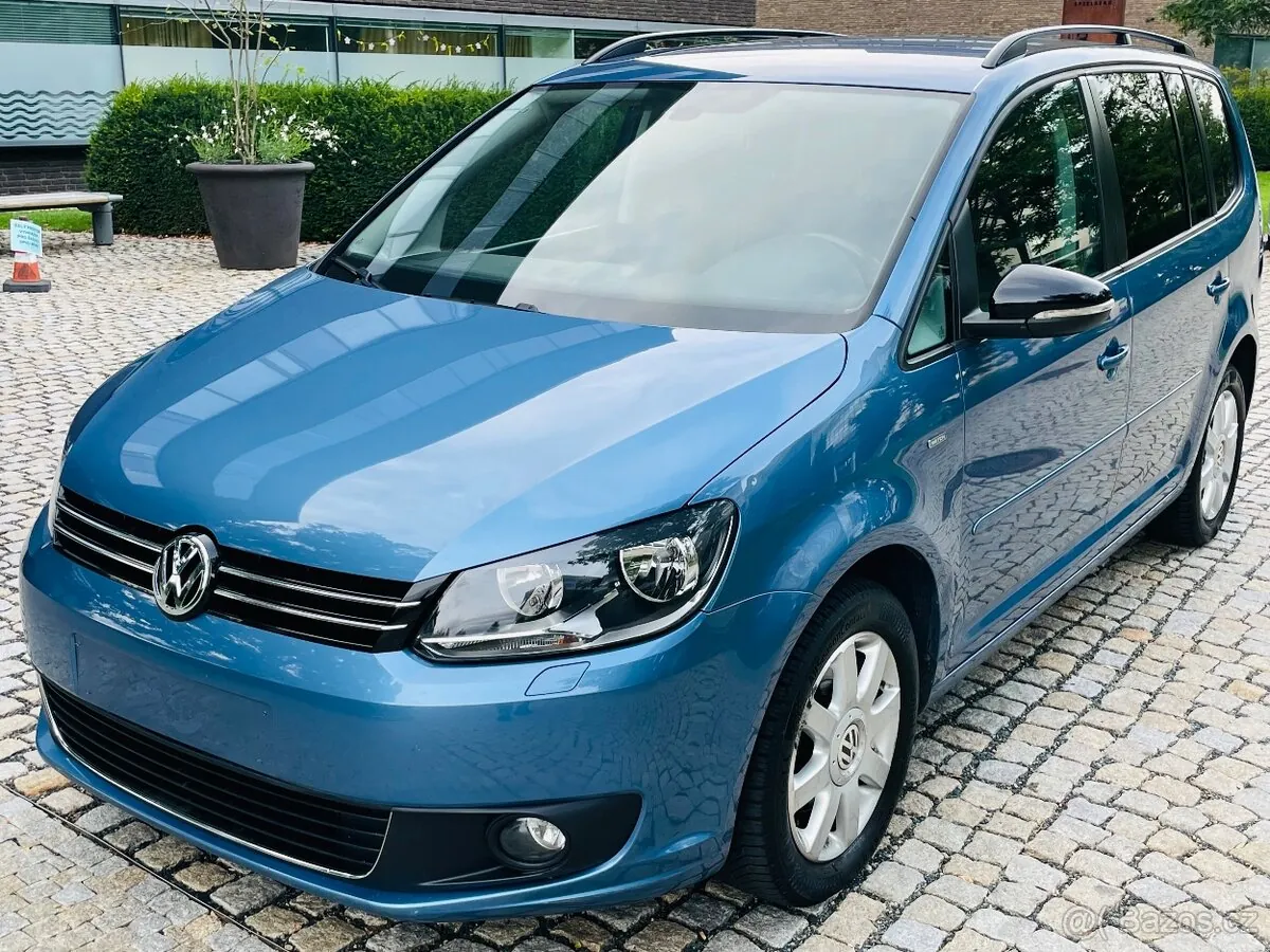 Volkswagen Touran 2013 photo 2