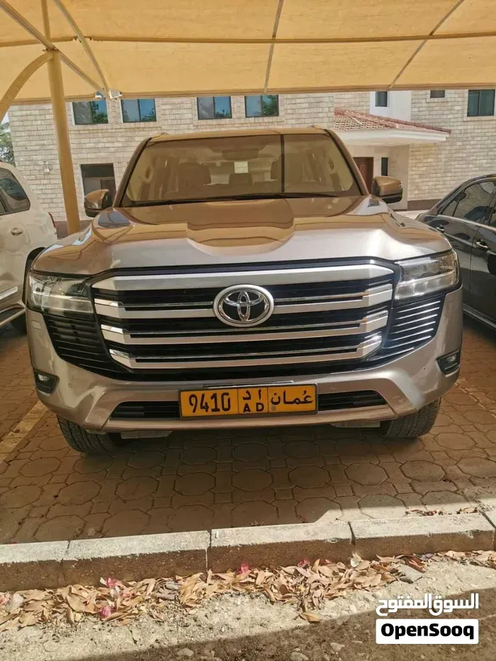 Toyota Land Cruiser Gxr 2022 photo 2