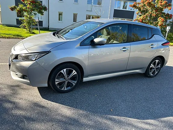 Nissan Leaf 2021 photo 2