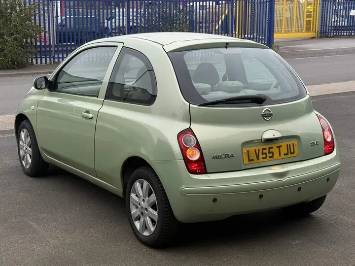 Nissan Micra 2005 photo 4