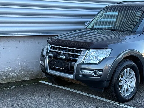 Mitsubishi Pajero 2016 photo 2