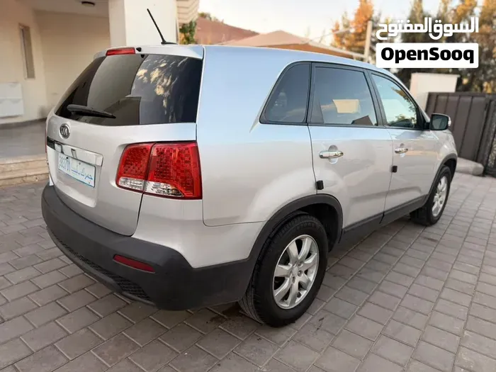 Kia Sorento 2011 photo 4