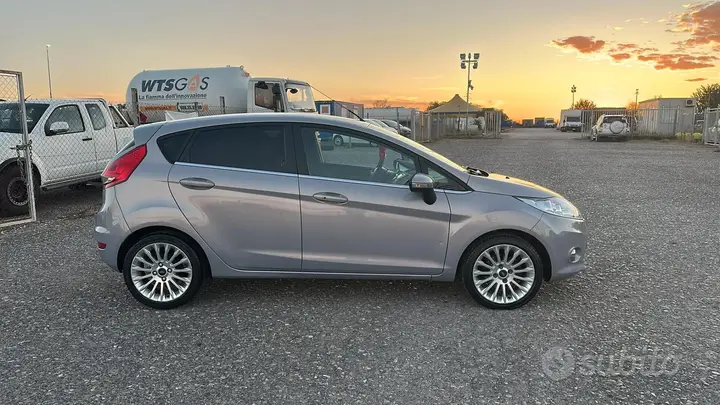 Ford Fiesta 2012 photo 5