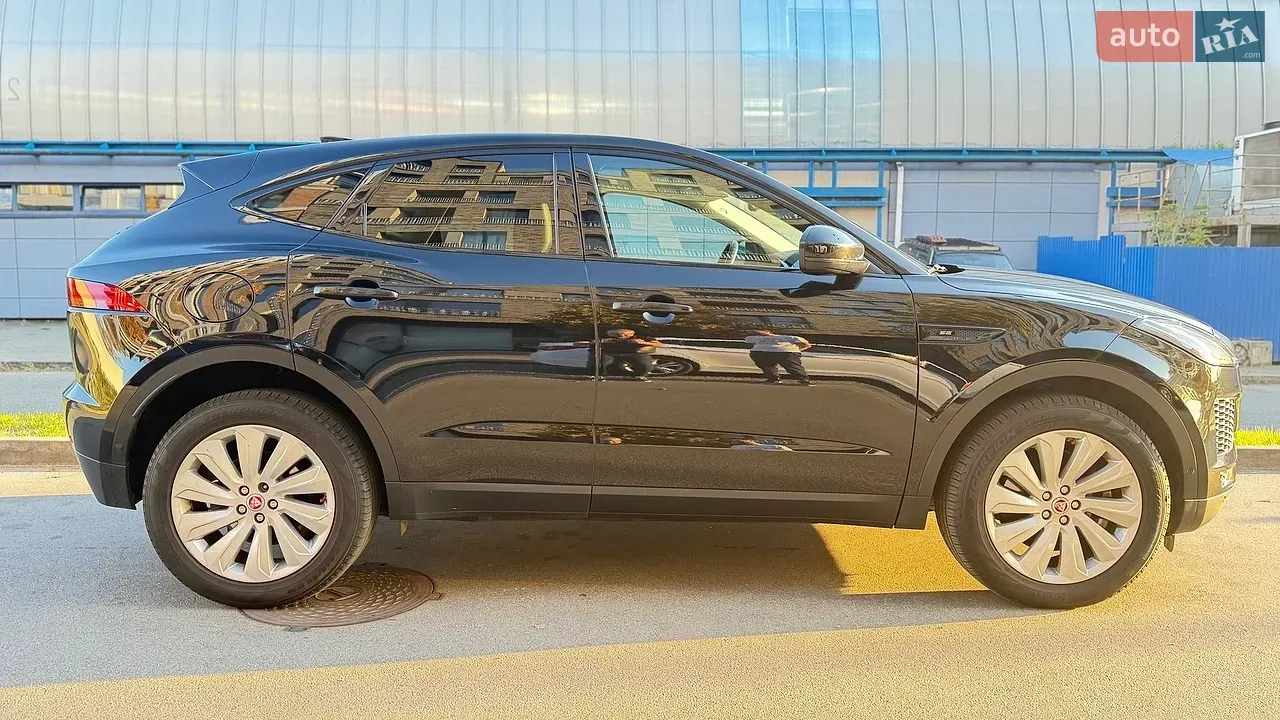 Jaguar E-Pace 2020 photo 4