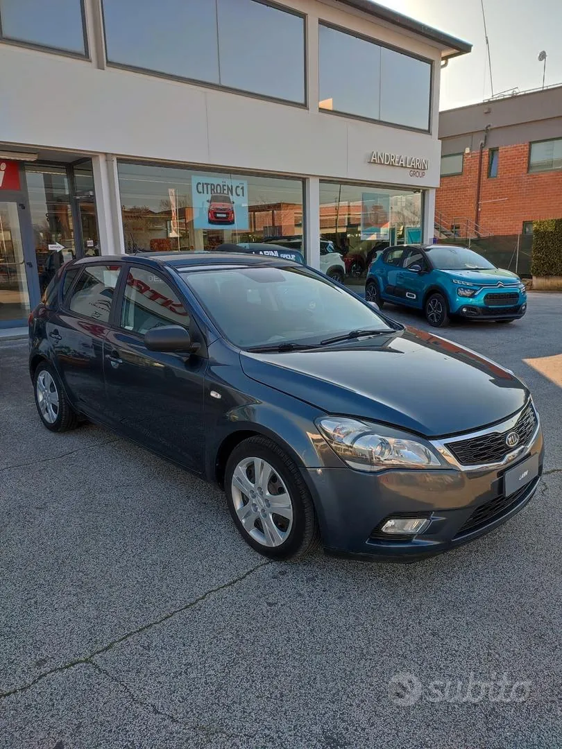 Kia Ceed 2010 photo 3